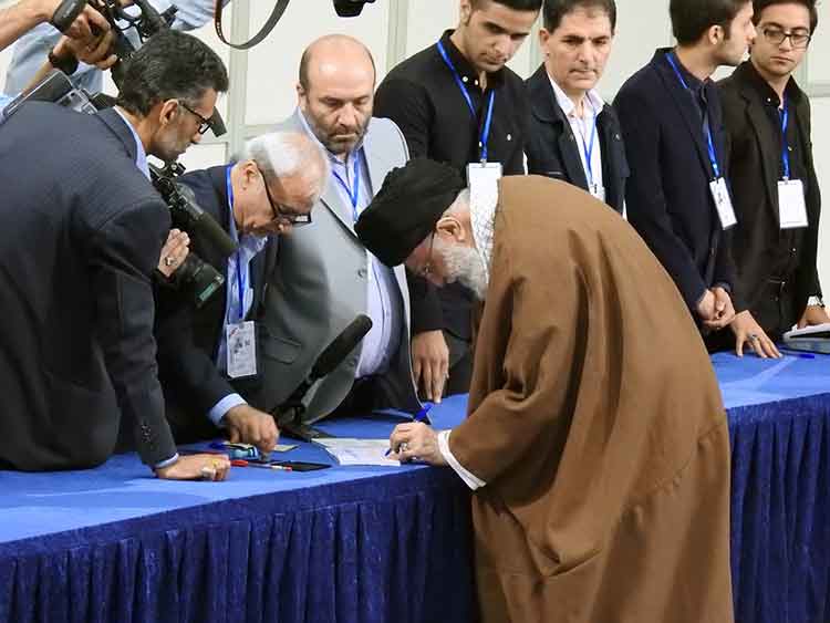 الشيخ حسن روحاني رئيسًا للجمهورية الاسلامية في إيران لولاية ثانية بنسبة 57% من الأصوات
