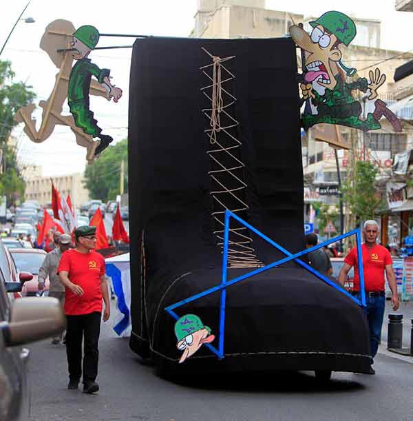 &rsquo;المقاومة مرت في شوارع صيدا&rsquo; بمشهدية انتصار بذكرى التحرير