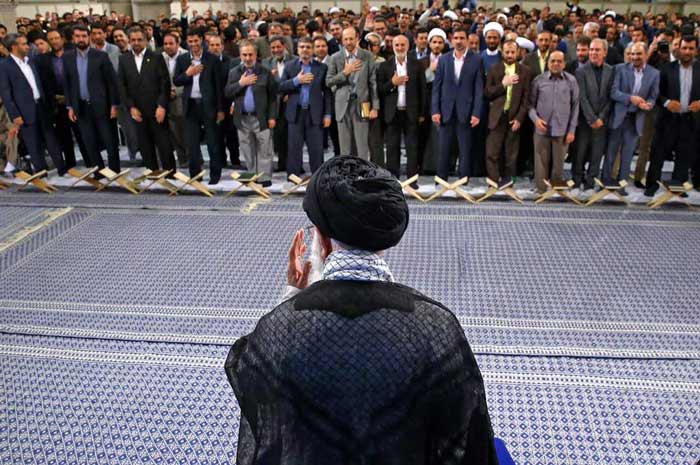 الامام الخامنئي: السعوديون اشداء على المسلمين رحماء على الكفار