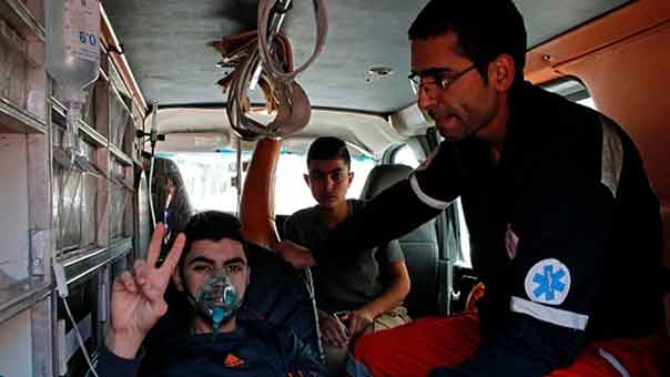 بعد مفاوضات لـ20 ساعة .. الأسرى الفلسطينيون ينتصرون على السجَّان ويعلِّقون الإضراب
