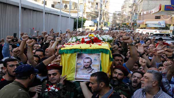 حزب الله شيع الشهيدين مصطفى فؤاد حنجول وعبد الحميد محمود شري الى مثواهما الاخير