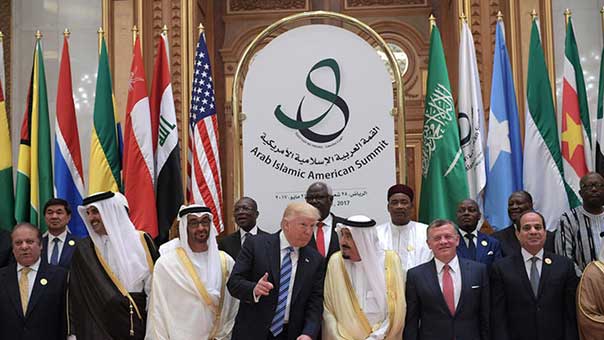 الحج إلى واشنطن: اللجوء إلى &rsquo;الحكم&rsquo; الأمريكي.. كيف تنتهي أزمة الخليج؟!