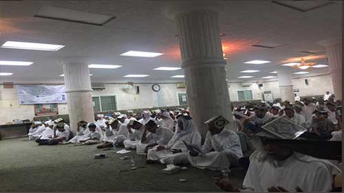 بالصور: أهالي العوامية يحيون ليالي القدر برغم الحصار والاستهداف