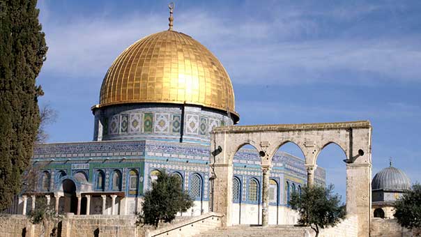 تحركات مقدسية لمساندة المرابطين عند أبواب المسجد الأقصى