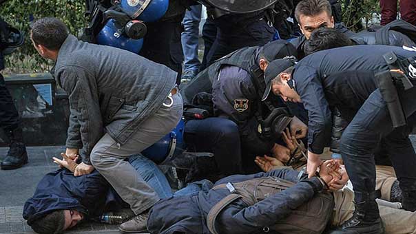 مظاهرات في أنقرة والشرطة التركية تعتقل العشرات