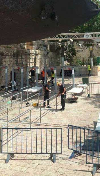 دعوات فلسطينية لمواصلة الرباط قرب &rsquo;الأقصى&rsquo; .. وتأكيدٌ على رفض البدائل الصهيونية للبوابات الإلكترونية