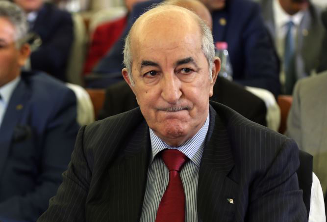 ما وراء إقالة الوزير الأول الجزائري