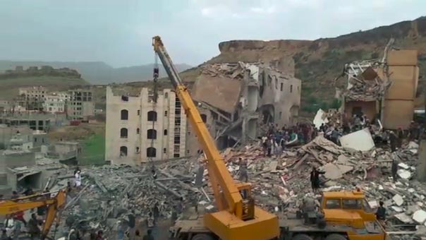 مجزرة جديدة في صنعاء.. 30 شهيدا وجريحا في غارات لطيران العدوان على أحياء سكنية