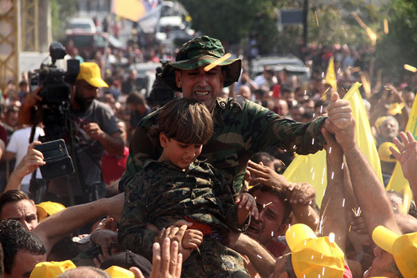 فرحة التحرير الثاني اكتملت.. صير الغربية الجنوبية احتفلت بتحرير المقاوم أحمد معتوق