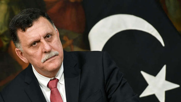 السراج يطالب واشنطن بالمساعدة في رفع حظر التسليح الأممي

