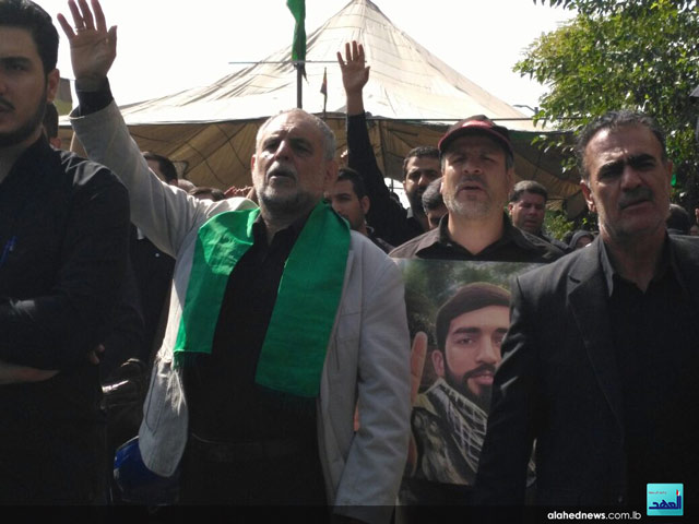 تشييع مهيب للشهيد حججي في طهران.. والإمام الخامنئي يلقي النظرة الأخيرة على جثمانه