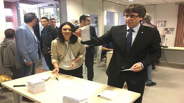 كتالونيا تعلن الانفصال عن إسبانيا خلال أيام..ومدريد: الإستفتاء غير شرعي