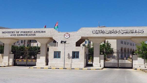 انفجار أمام الملحقية العسكرية الأردنية في باريس
