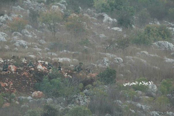  العدو الصهيوني يجتاز السياج التقني في كروم الشراقي في ميس الجبل