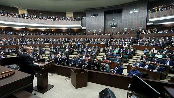 برلمان تركيا يمدد حالة الطوارئ ثلاثة أشهر أخرى