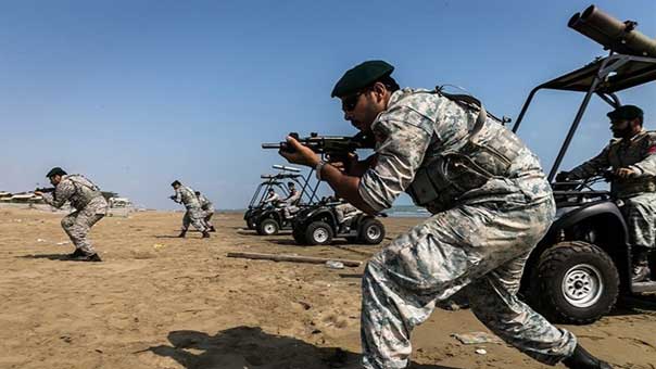 بالصور… تدريبات مغاوير القوة البحرية الايرانية