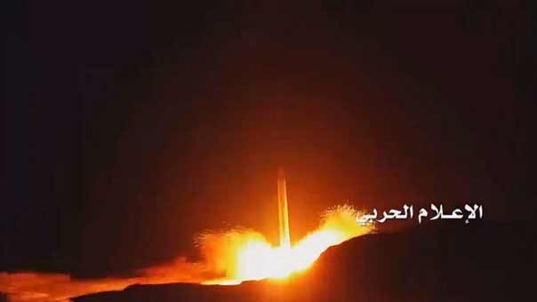 الجيش اليمني يدك مطار الملك خالد الدولي بالرياض بصاروخ &rsquo;بركان تو إتش&rsquo; بعيد المدى 
