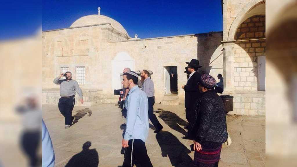بالصور: جولة المستوطنين الاستفزازية وغير المعتادة داخل صحن مسجد &rsquo;قبة الصخرة&rsquo;