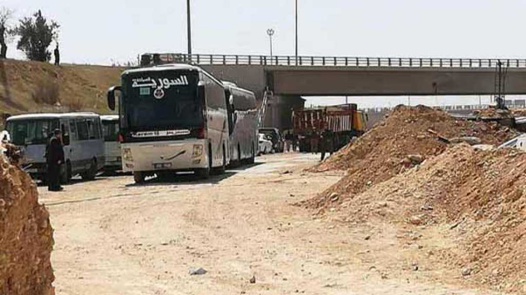 تواصل عملية خروج الدفعة الثانية من المسلحين عبر ممر عربين في الغوطة الشرقية إلى إدلب