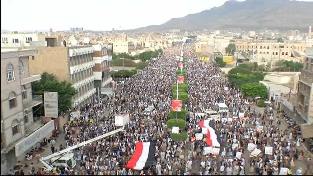  مسيرة حاشدة في صنعاء نددت بالحرب الاقتصادية التي يقودها تحالف العدوان