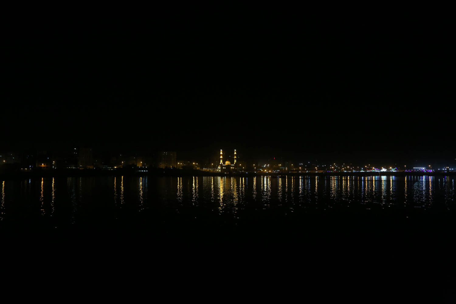 من على شاطئ غزة