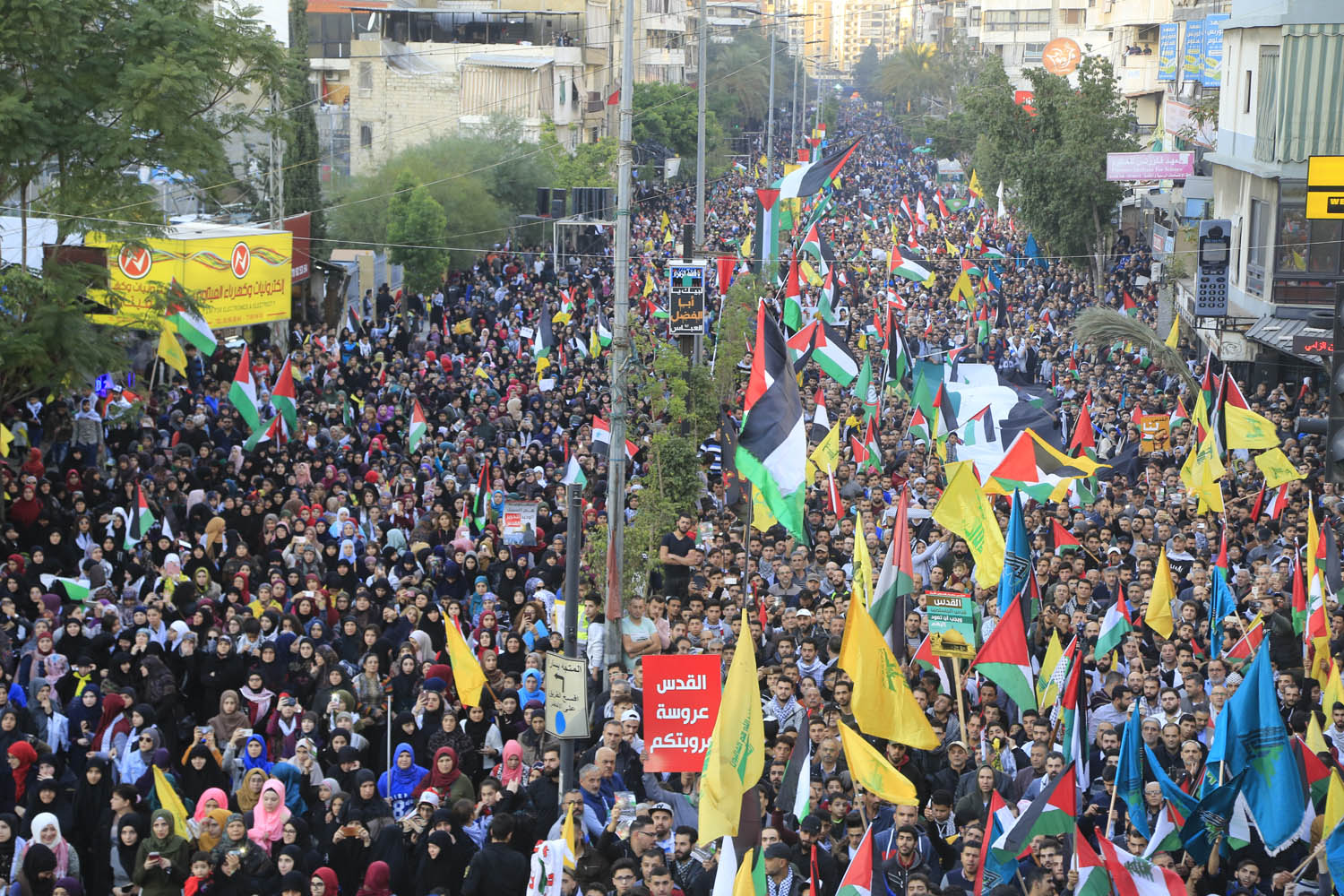 تظاهرة جماهيرية ضخمة في الضاحية تضامناً مع القدس