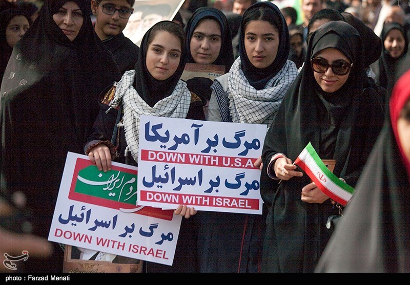 طوفان بشري يجوب محافظات إيران إحياءً للذكرى الـ39 لانتصار الثورة الإسلامية
