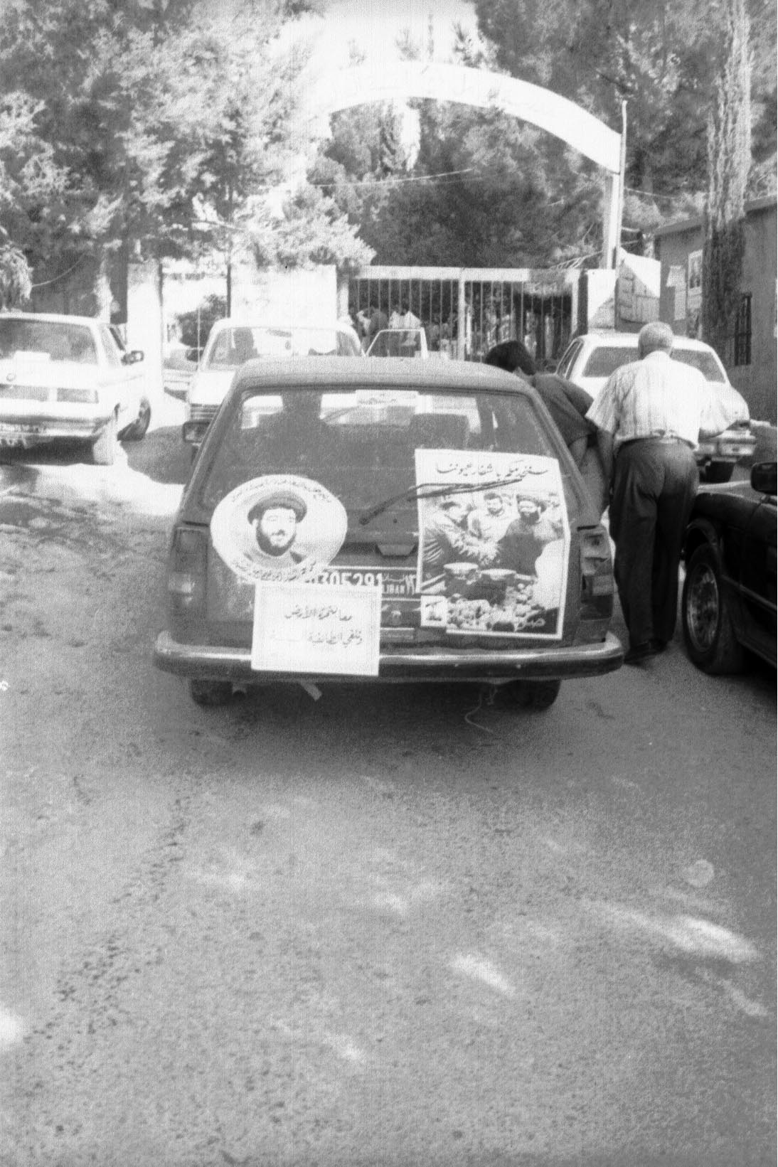 شعارات حزب الله الانتخابية منذ 1992.. &rsquo;سنخدمكم بأشفار عيوننا&rsquo; ـ بالصور