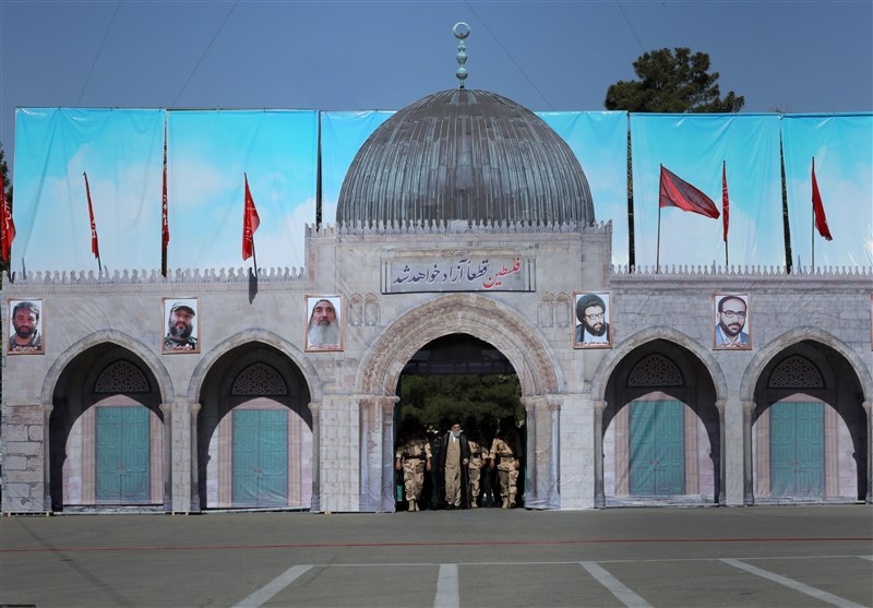 الإمام الخامنئي: الأعداء عاجزون عن ارتكاب حماقة ضدّ إيران