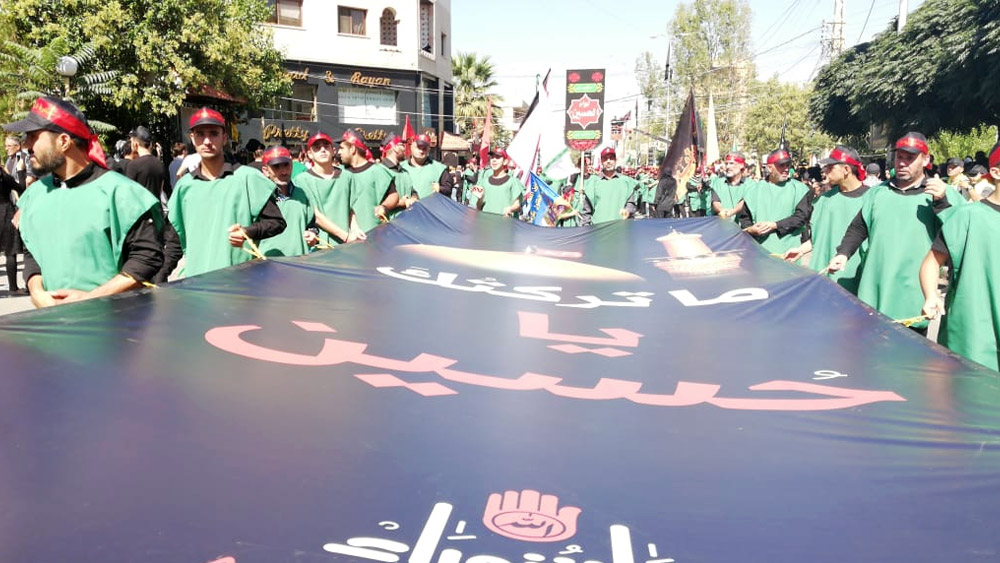 بالصور والفيديو .. لبنان يحيي العاشر من المحرم .. لبيك يا حسين